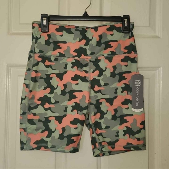 NWT Daisy Fuentes Orange Green Camo Bike Shorts Size Medium - Picture 1 of 5